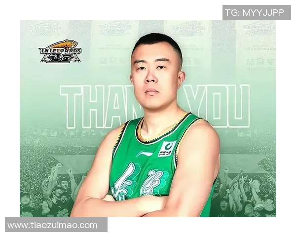 韩德君:从篮球新星到球队核心的成长之路与辉煌成就解析 韩德君:从篮球新星到球队核心的成长之路与辉煌成就解析